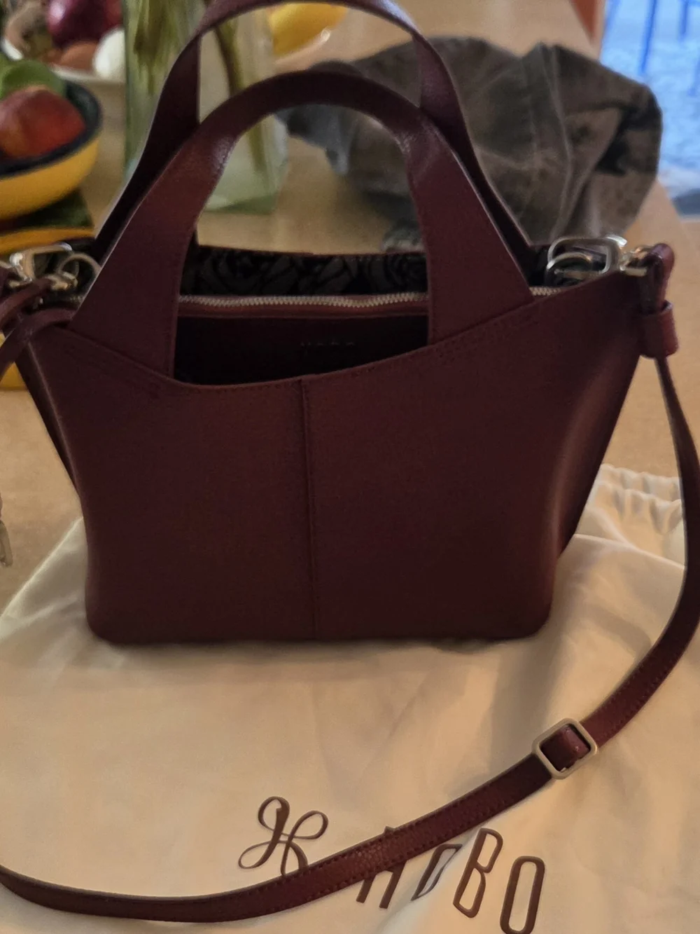 Hobo Vida Small Tote In Port EUc
